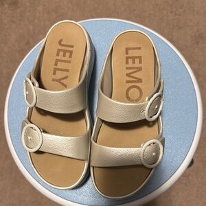 Cream Sandals with Open Toe and Platform Sole
